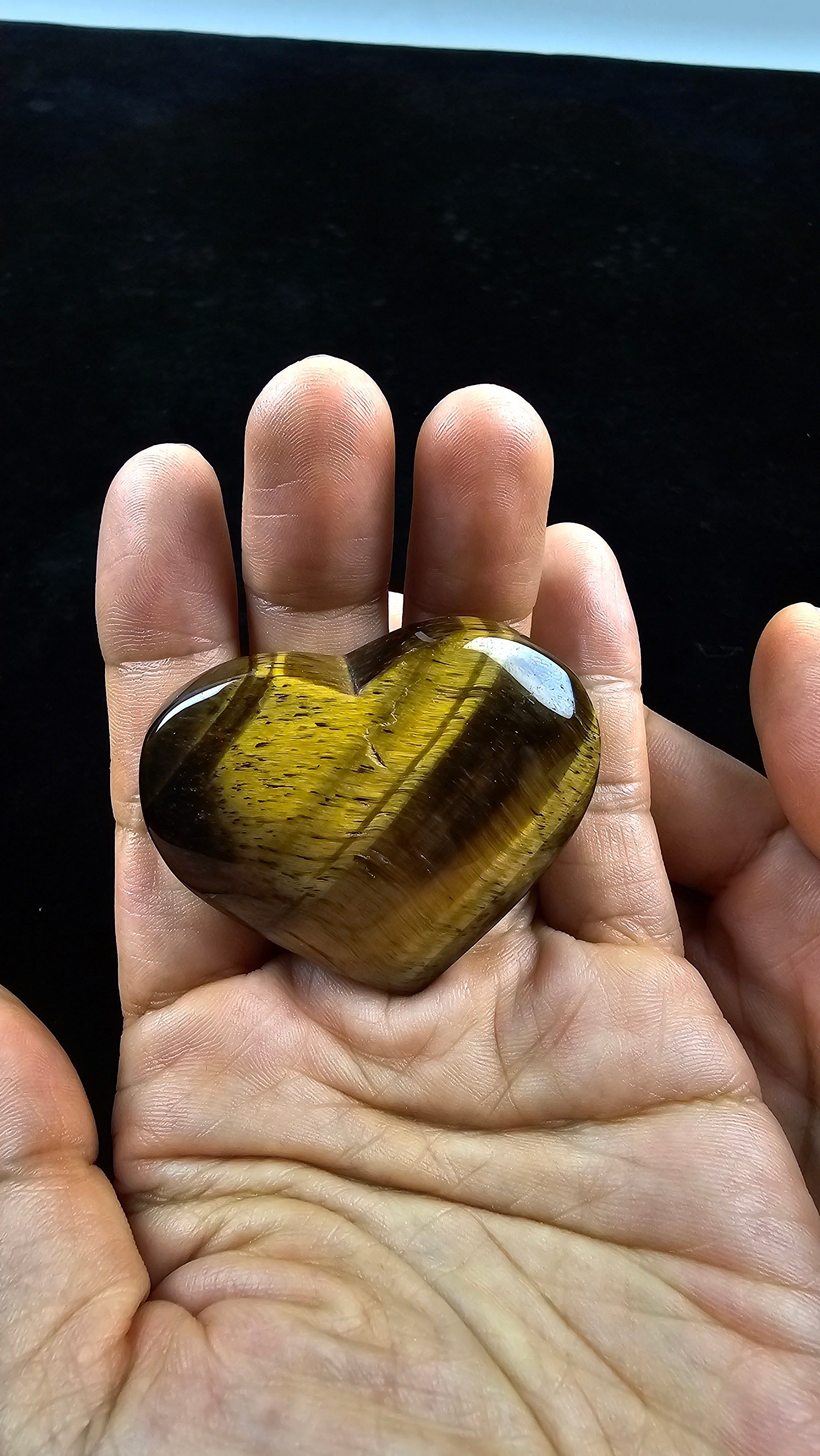 Tiger’s Eye Heart Crystal | Chakra Healing Stone of Courage, Love an Protection
