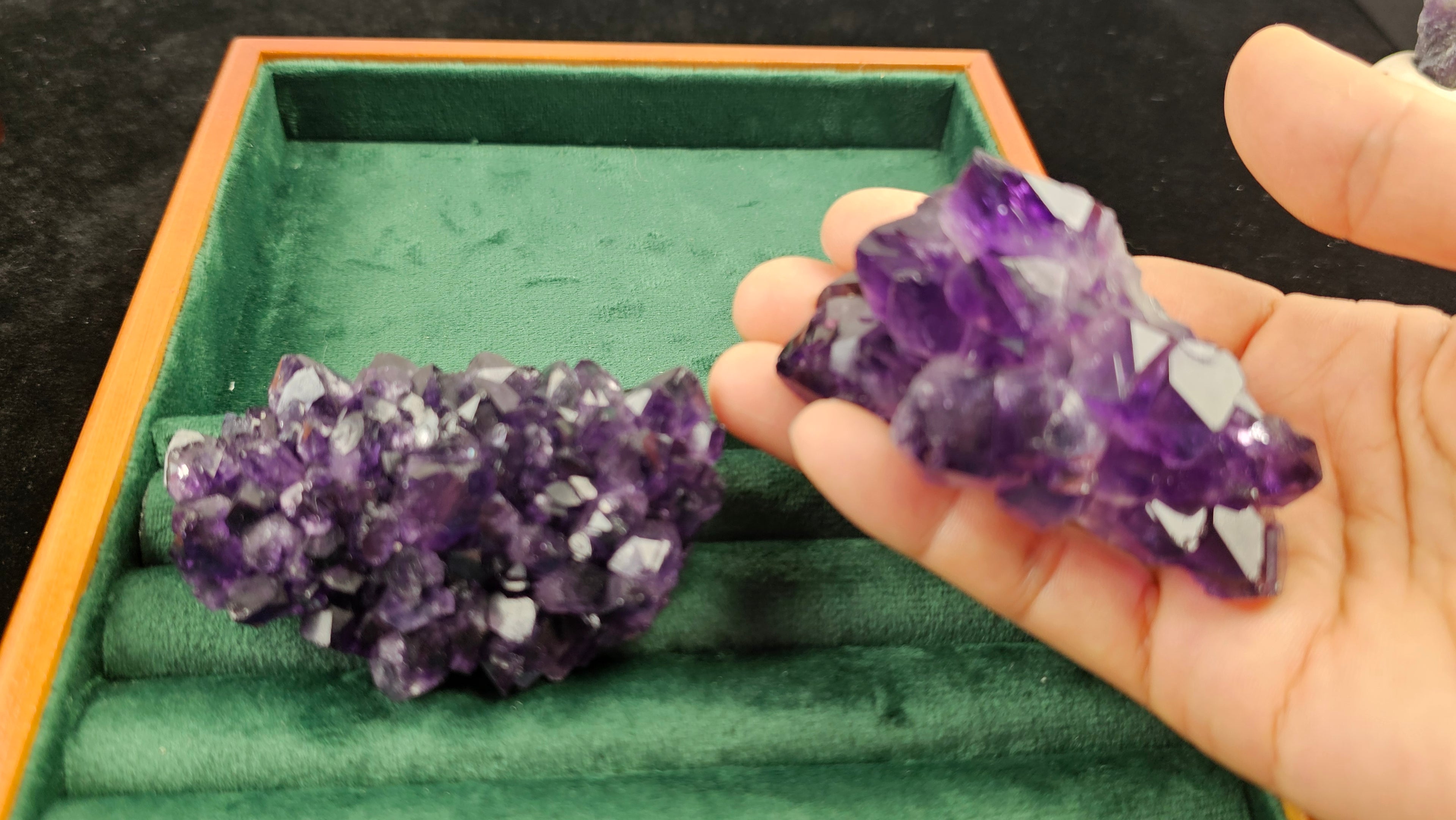 Absolutely Beautiful Amethyst Flower Crystal with Elegant Wooden Stand – Oriental Masterpiece Energy Display | Feburary Birthstone, Pisces. Aquarius and Fengsui