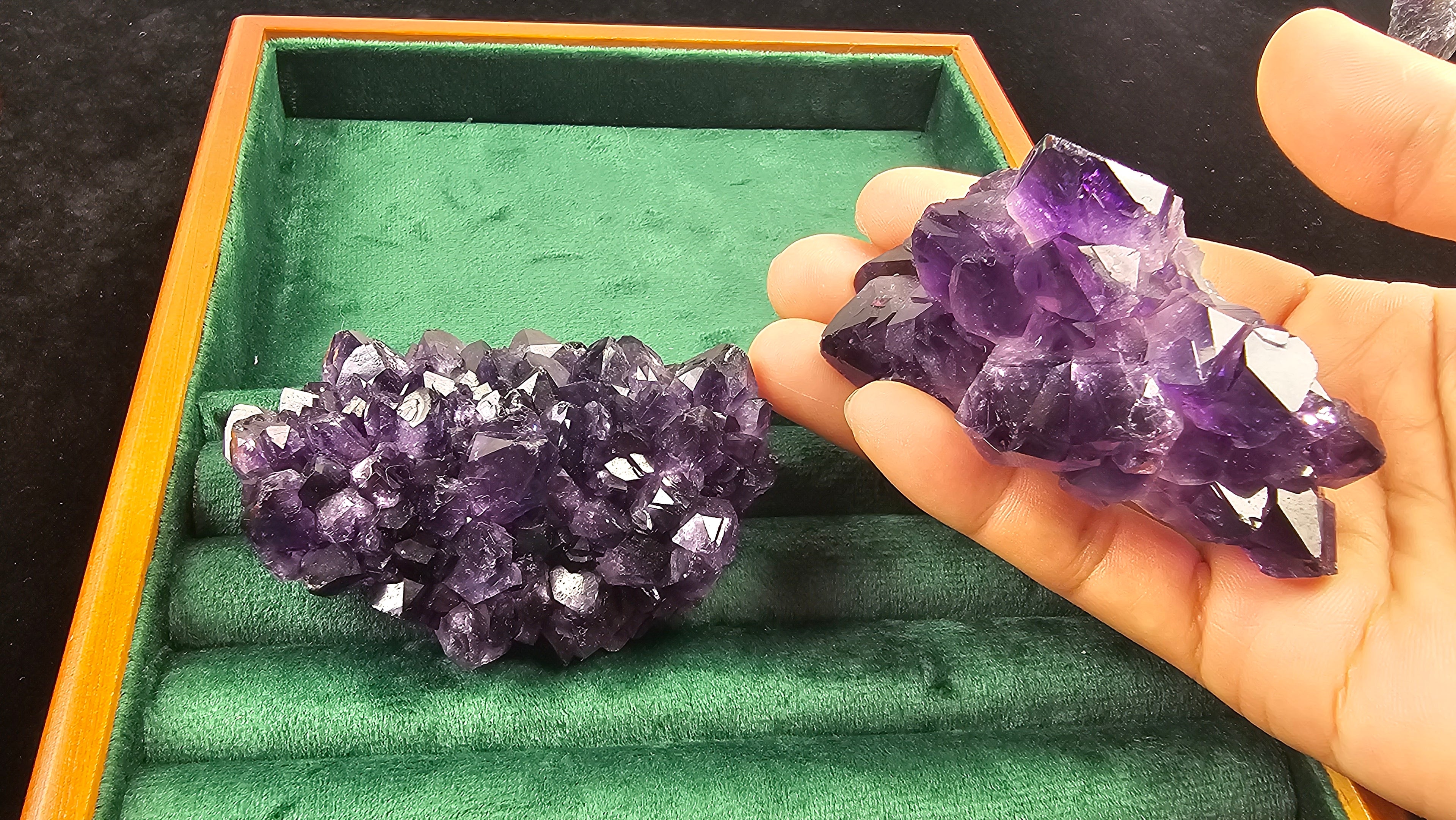 Absolutely Beautiful Amethyst Flower Crystal with Elegant Wooden Stand – Oriental Masterpiece Energy Display | Feburary Birthstone, Pisces. Aquarius and Fengsui