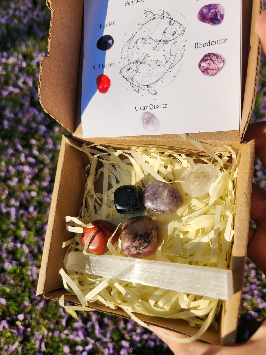 Pisces Crystal Set — Intuitive Healing Stones with Selenite Charging Bar, Zodiac Crystal Gift Box (February 19 – March 20)