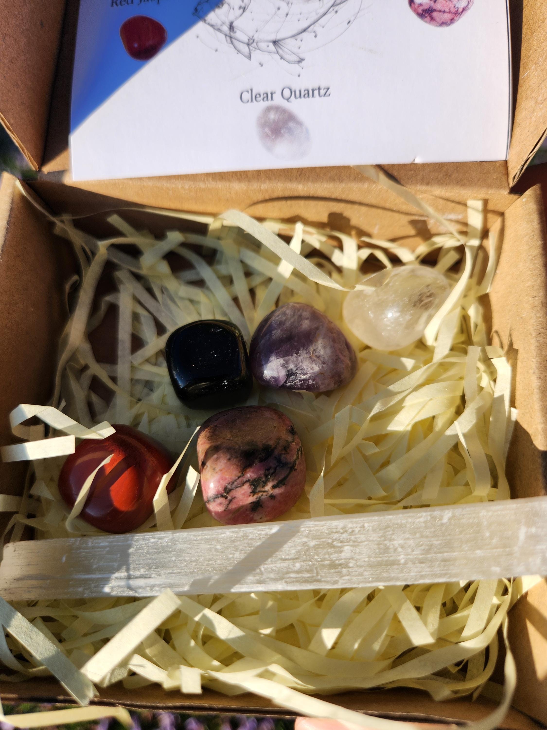 Pisces Crystal Set — Intuitive Healing Stones with Selenite Charging Bar, Zodiac Crystal Gift Box (February 19 – March 20)