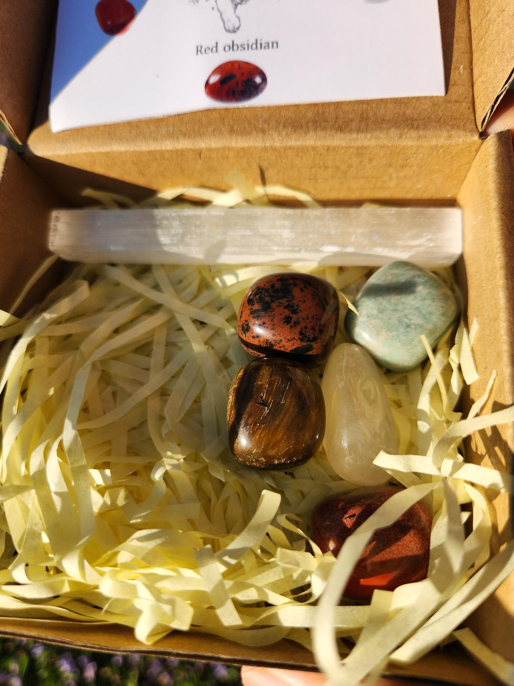 Leo Crystal Set — Confidence & Strength Healing Stones with Selenite Charging Bar, Zodiac Crystal Gift Box (July 23 – August 22)