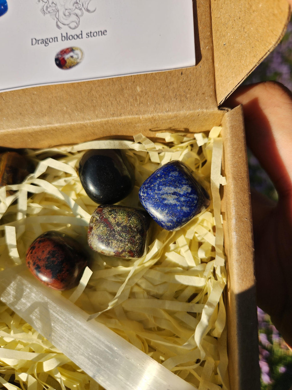 Capricorn Crystal Set — Grounding & Success Healing Stones with Selenite Charging Bar, Zodiac Crystal Gift Box (December 22 – January 19)