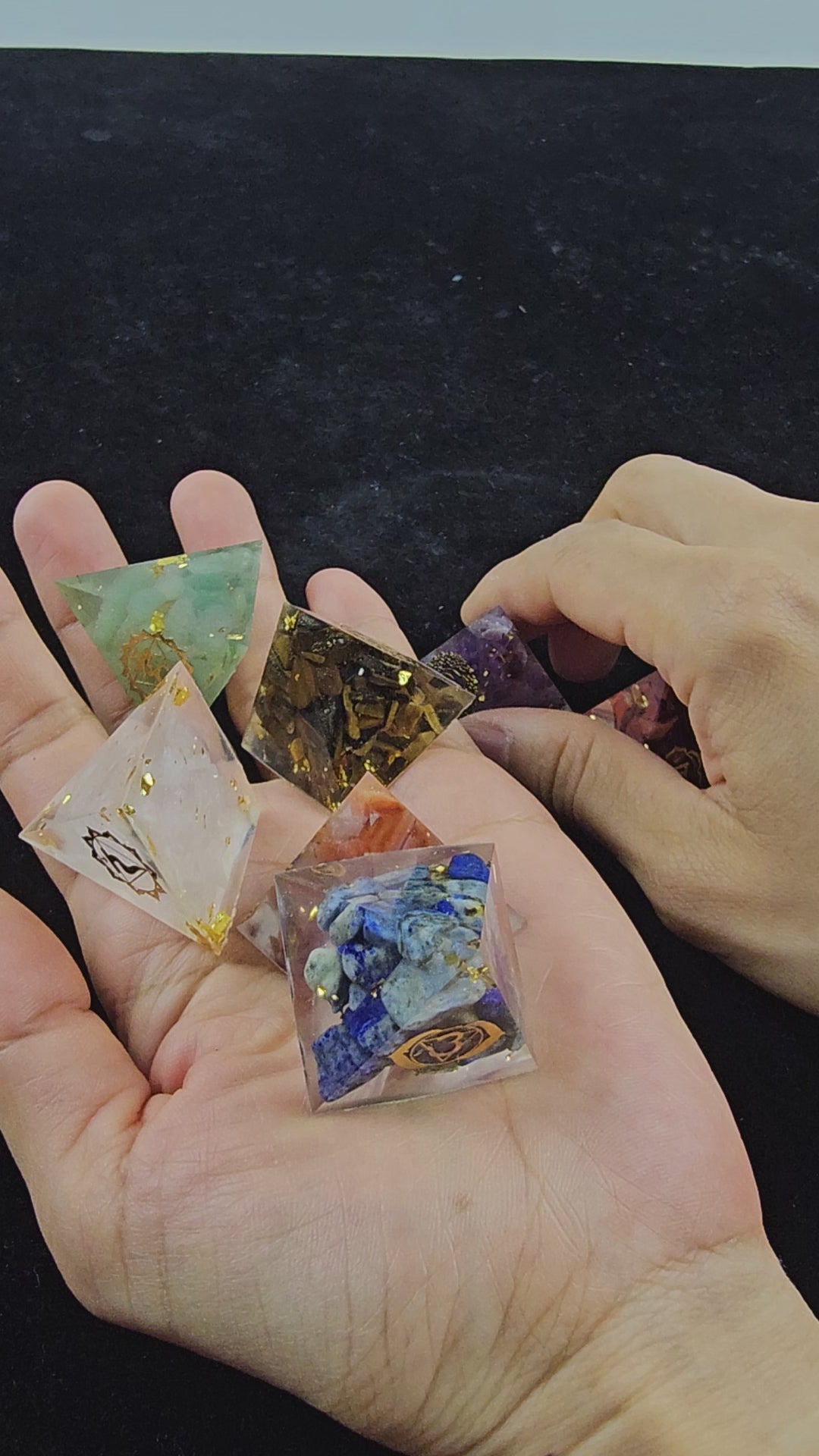 7 Chakra Crystal Pyramid Set – Healing Stones for Meditation, Reiki & Energy Balance