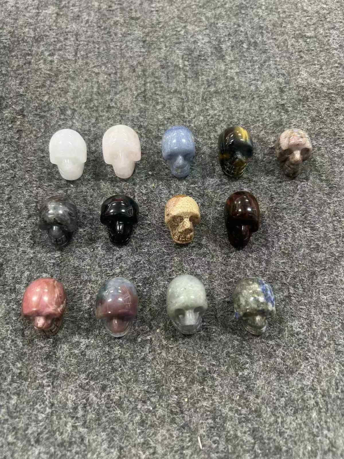 Crystal Skull Collection – Hand-Carved Gemstone Skulls for Energy, Healing and Décor